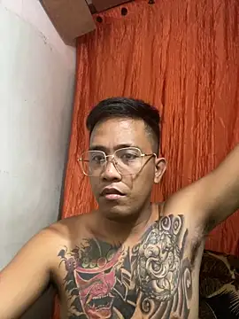 Snapshot of Thyler08 chatting on 12-25-24, 06:09 Thyler08 online show from 12-25-24, 06:09