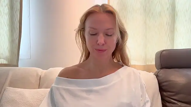 RachellAmazing online show from 01-22-25, 10:29