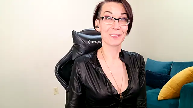 EveEnigma online show from 02-18-25, 05:10