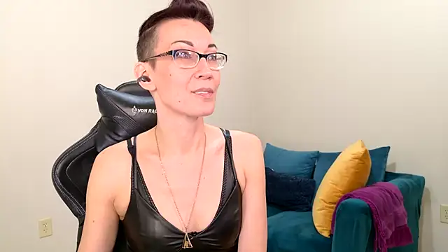 EveEnigma online show from 02-20-25, 05:29