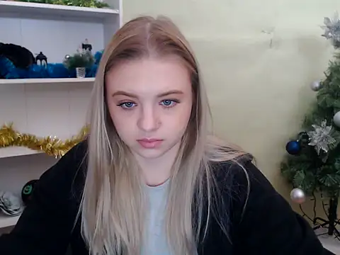 CrazyGloria online show from 12-04-24, 06:11