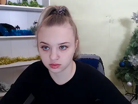 CrazyGloria online show from 01-25-25, 06:23