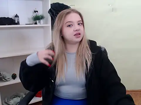 CrazyGloria online show from 02-07-25, 06:03