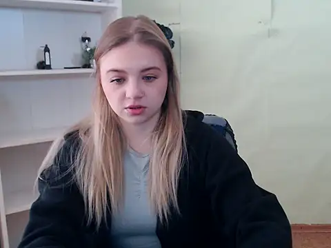 CrazyGloria online show from 02-21-25, 06:40