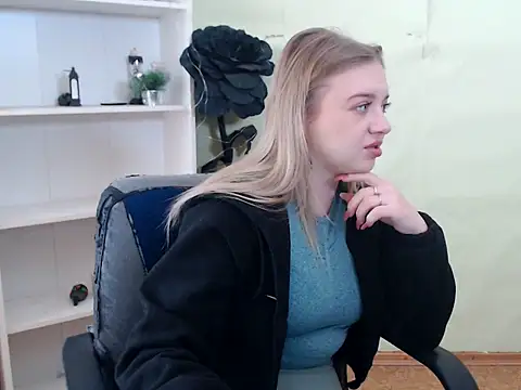 CrazyGloria online show from 02-22-25, 06:28