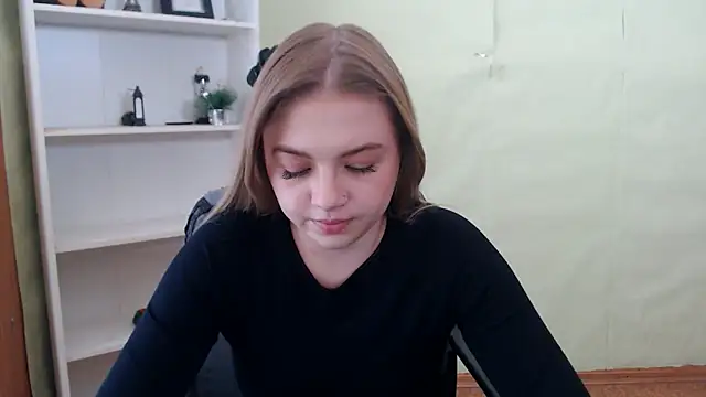 CrazyGloria online show from 02-24-25, 09:43