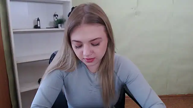 CrazyGloria online show from 03-19-25, 06:03