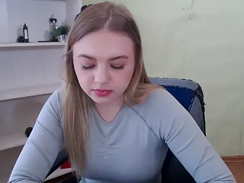 CrazyGloria online show from 03-21-25, 09:34