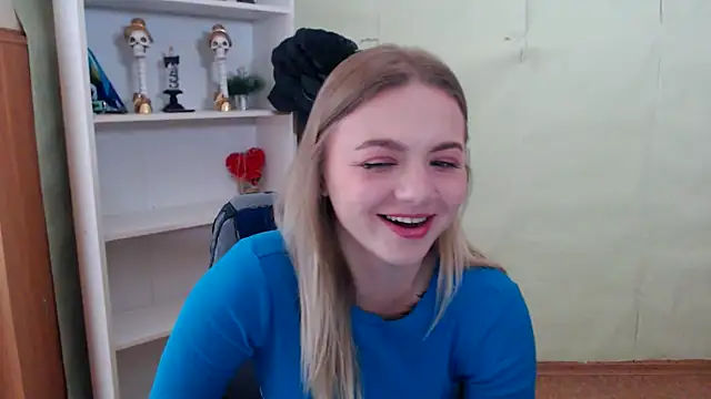 CrazyGloria online show from 10-03-25, 05:48