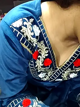 Snapshot of Diya_143 chatting on 01-17-26, 08:23 Diya 143 online show from 01-17-26, 08:23