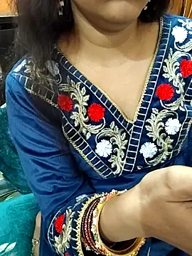 Snapshot of Diya_143 chatting on 02-14-26, 06:54 Diya 143 online show from 02-14-26, 06:54