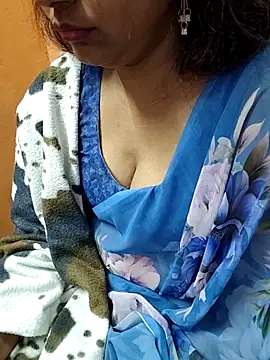 Snapshot of Diya_143 chatting on 02-17-26, 08:44 Diya 143 online show from 02-17-26, 08:44