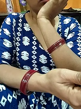 Snapshot of Diya_143 chatting on 02-21-26, 07:26 Diya 143 online show from 02-21-26, 07:26