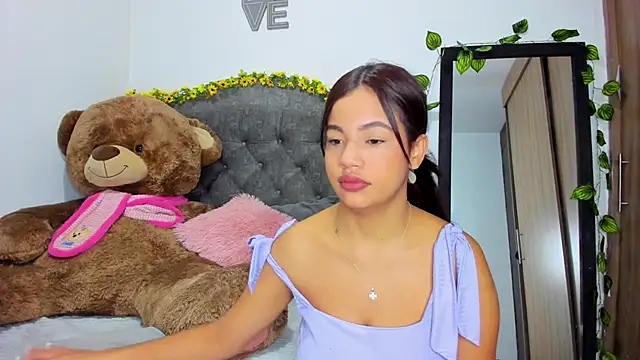 Snapshot of AnahiRivera chatting on 10-13-25, 10:59 AnahiRivera online show from 10-13-25, 10:59