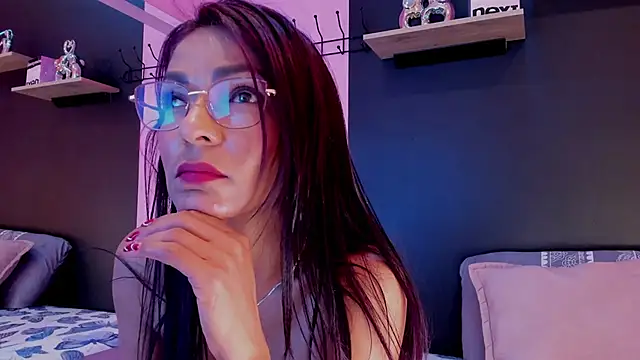 HannaPetit online show from 01-26-25, 02:30