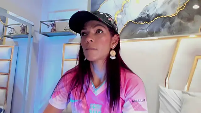 HannaPetit online show from 02-14-26, 08:05