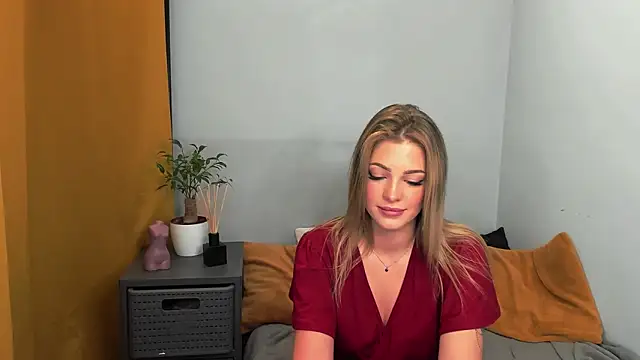Snapshot of LilyBlondee chatting on 02-01-25, 11:54 LilyBlondee online show from 02-01-25, 11:54