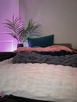 Snapshot of Fiona_Kent_ chatting on 12-24-24, 01:27 Fiona Kent online show from 12-24-24, 01:27