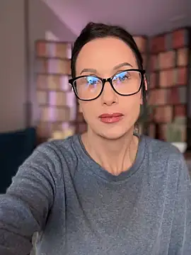 Snapshot of Fiona_Kent_ chatting on 02-16-25, 01:58 Fiona Kent online show from 02-16-25, 01:58