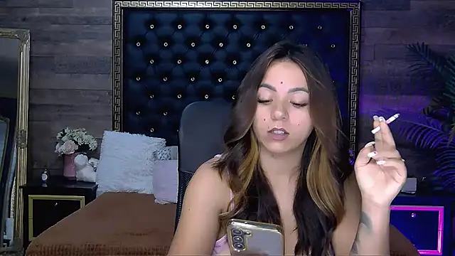 PlayfulElla online show from 10-31-25, 08:26