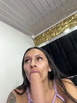 Snapshot of karlyn_angels chatting on 12-17-24, 10:11 karlyn angels online show from 12-17-24, 10:11