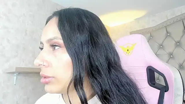 Snapshot of karlyn_angels chatting on 02-12-25, 08:29 karlyn angels online show from 02-12-25, 08:29