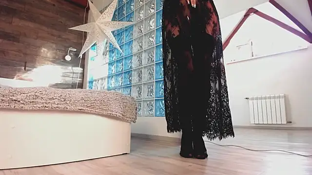 Snapshot of AzaliaSwallows chatting on 02-28-25, 01:36 AzaliaSwallows online show from 02-28-25, 01:36