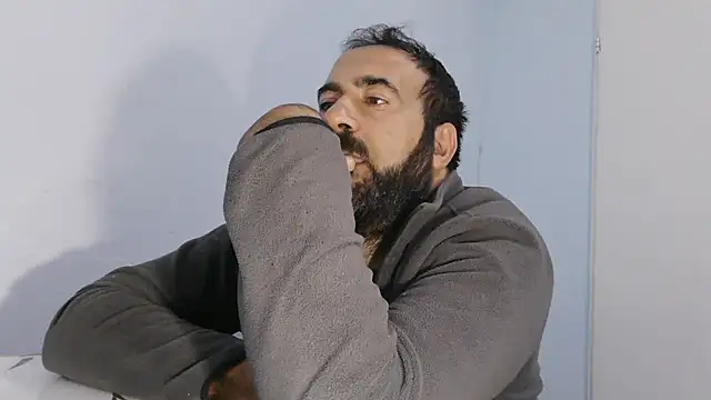 Snapshot of ZYXEL353 chatting on 10-23-25, 02:44 ZYXEL353 online show from 10-23-25, 02:44