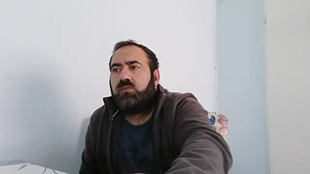 Snapshot of ZYXEL353 chatting on 10-30-25, 01:45 ZYXEL353 online show from 10-30-25, 01:45