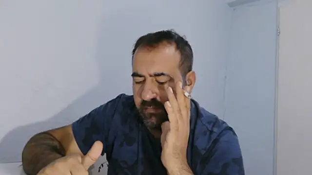 Snapshot of ZYXEL353 chatting on 11-16-25, 10:59 ZYXEL353 online show from 11-16-25, 10:59