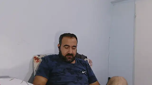 Snapshot of ZYXEL353 chatting on 11-17-25, 11:43 ZYXEL353 online show from 11-17-25, 11:43