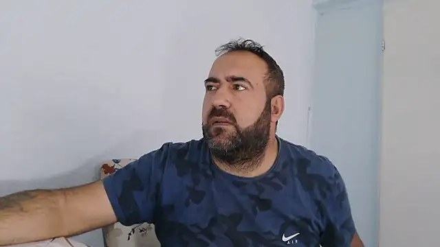 Snapshot of ZYXEL353 chatting on 11-19-25, 11:43 ZYXEL353 online show from 11-19-25, 11:43