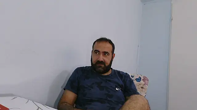 Snapshot of ZYXEL353 chatting on 11-22-25, 01:21 ZYXEL353 online show from 11-22-25, 01:21