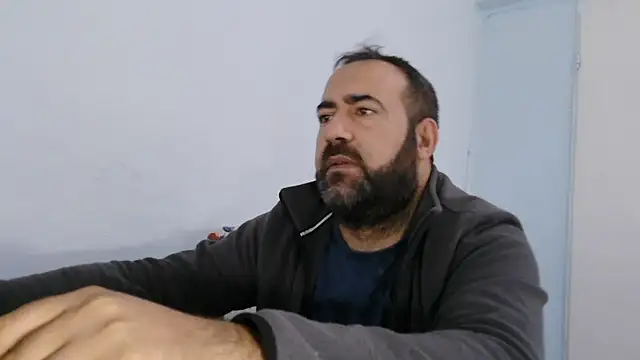 Snapshot of ZYXEL353 chatting on 11-23-25, 01:33 ZYXEL353 online show from 11-23-25, 01:33