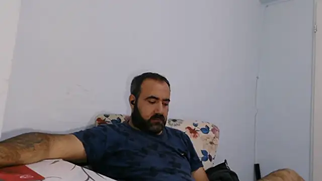 Snapshot of ZYXEL353 chatting on 11-24-25, 11:15 ZYXEL353 online show from 11-24-25, 11:15