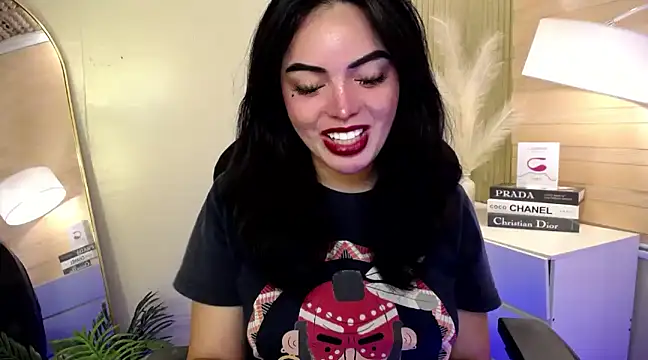 HotstuffCherrySummer online show from 12-16-24, 11:44