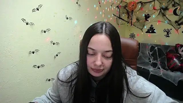 Snapshot of MilanaPrice chatting on 10-19-25, 05:24 MilanaPrice online show from 10-19-25, 05:24