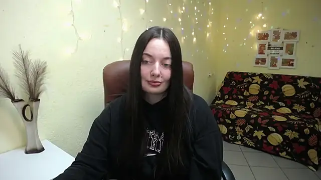 Snapshot of MilanaPrice chatting on 11-11-25, 06:30 MilanaPrice online show from 11-11-25, 06:30