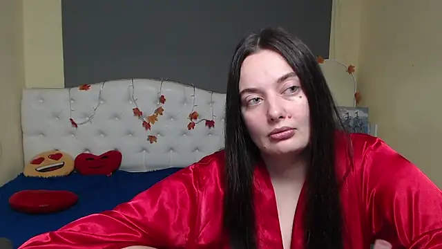 Snapshot of MilanaPrice chatting on 11-19-25, 06:30 MilanaPrice online show from 11-19-25, 06:30