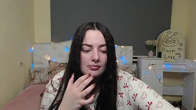 MilanaPrice online show from 02-17-26, 07:53