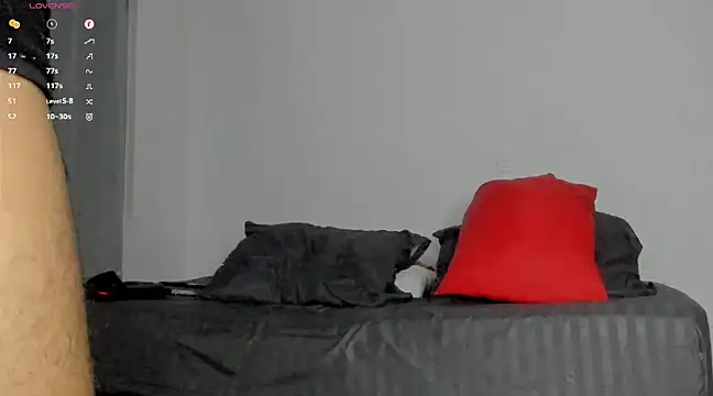 Snapshot of Cloudy_pigDude chatting on 01-08-25, 05:48 Cloudy pigDude online show from 01-08-25, 05:48