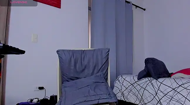 Snapshot of Cloudy_pigDude chatting on 03-14-25, 08:21 Cloudy pigDude online show from 03-14-25, 08:21