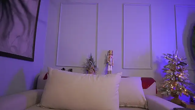 Lauraxx69 online show from 12-28-24, 08:26