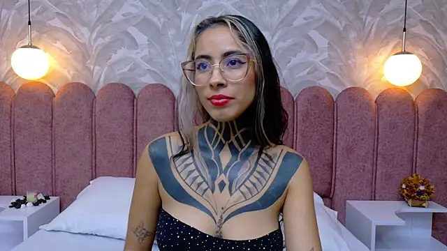 NicoleBlum online show from 01-23-25, 06:45