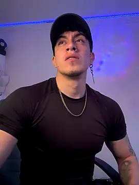 Snapshot of strongboy_ chatting on 12-02-25, 01:17 strongboy online show from 12-02-25, 01:17