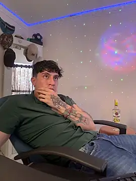 Snapshot of strongboy_ chatting on 12-13-25, 07:53 strongboy online show from 12-13-25, 07:53