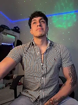 Snapshot of strongboy_ chatting on 12-21-25, 09:11 strongboy online show from 12-21-25, 09:11