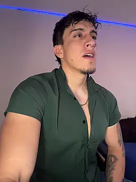 Snapshot of strongboy_ chatting on 02-13-26, 06:48 strongboy online show from 02-13-26, 06:48