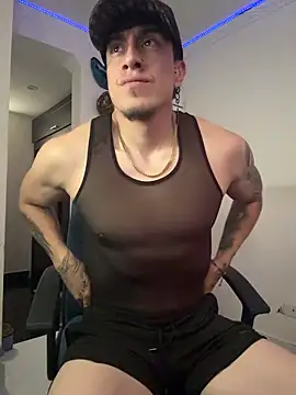 Snapshot of strongboy_ chatting on 02-26-26, 06:07 strongboy online show from 02-26-26, 06:07