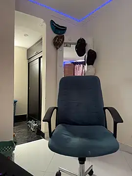 Snapshot of strongboy_ chatting on 02-28-26, 06:20 strongboy online show from 02-28-26, 06:20